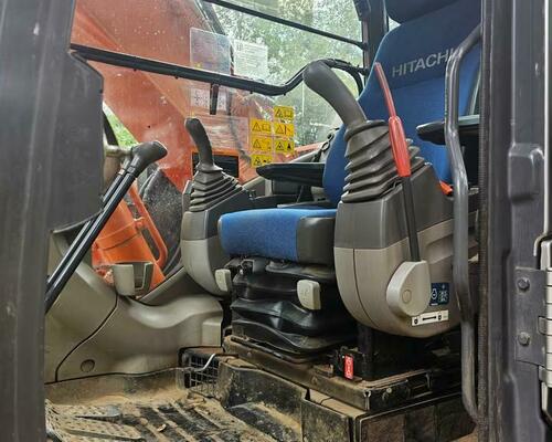 Hitachi ZX225 CAT 321 Komatsu PC228 Volvo ECR235