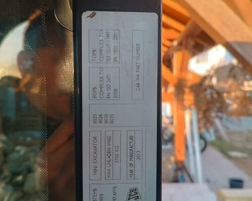 JCB 8030 ZTS 3300.kg,7185mth,3xlžíce