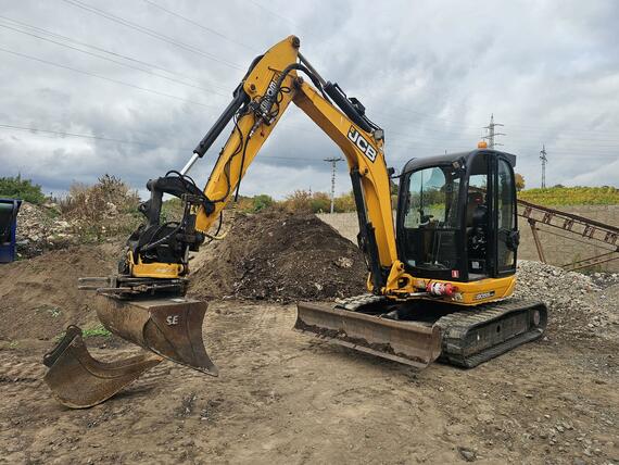 JCB 8055ZTS + Tiltrotátor Engcon