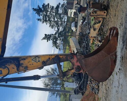 JCB JS220LC