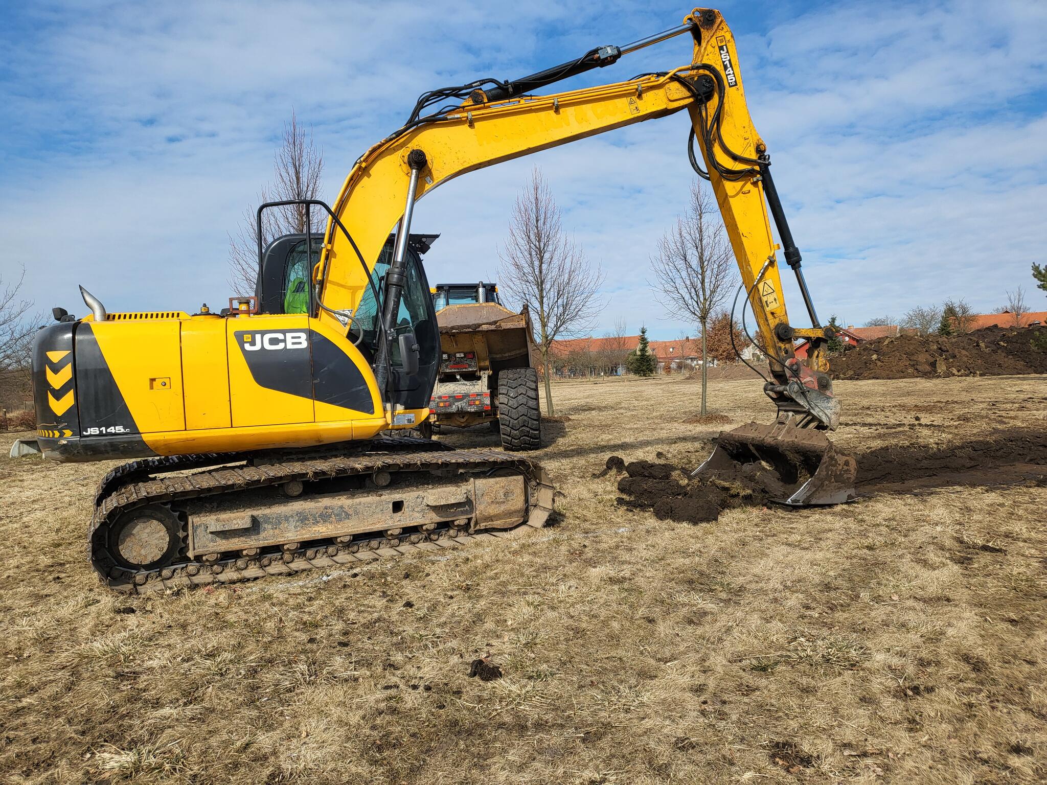 JCB JS 145