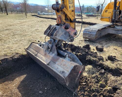 JCB JS 145