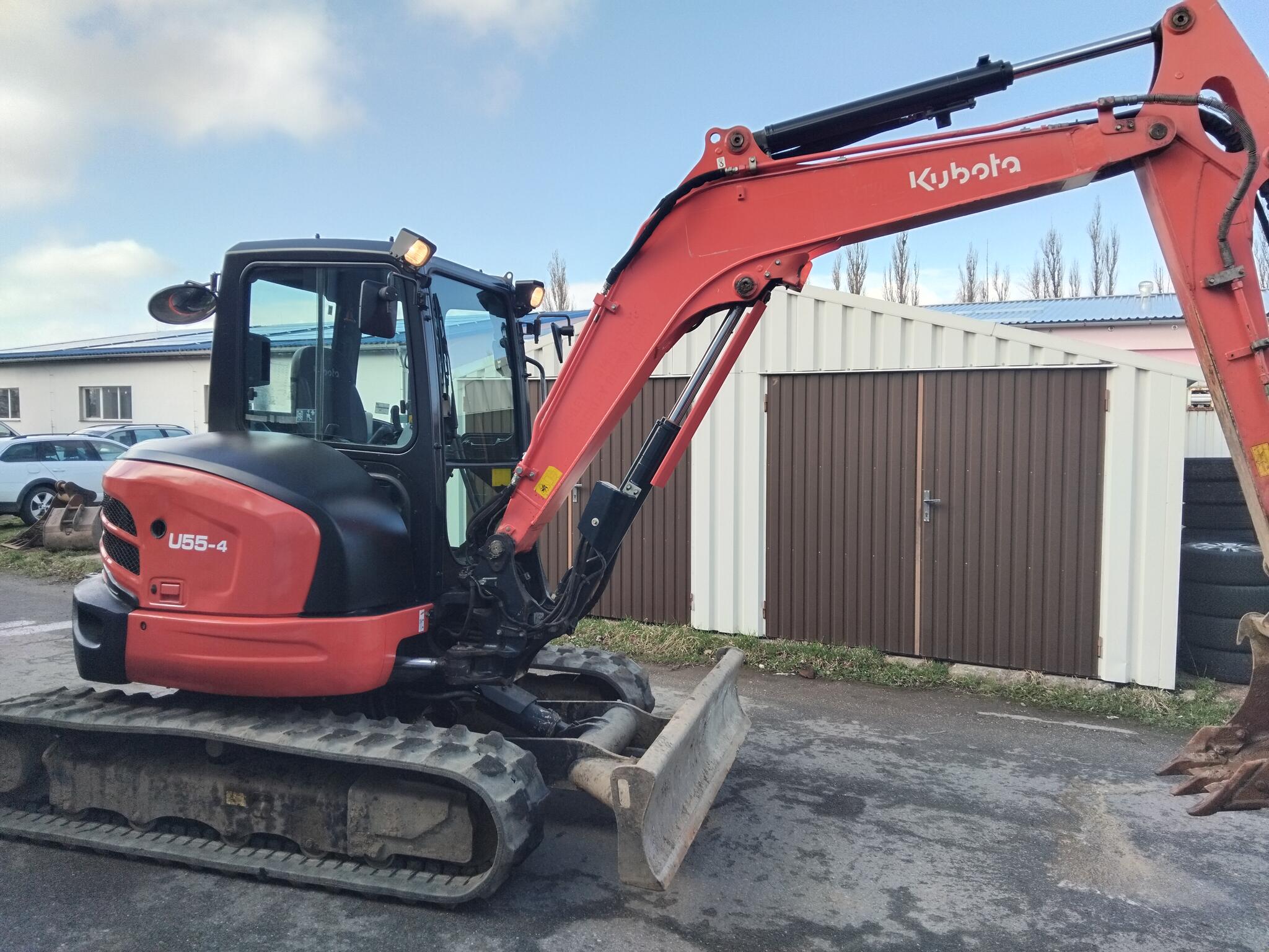 Kubota U55-4