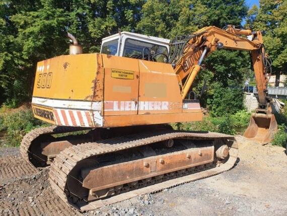 Liebherr R900 B