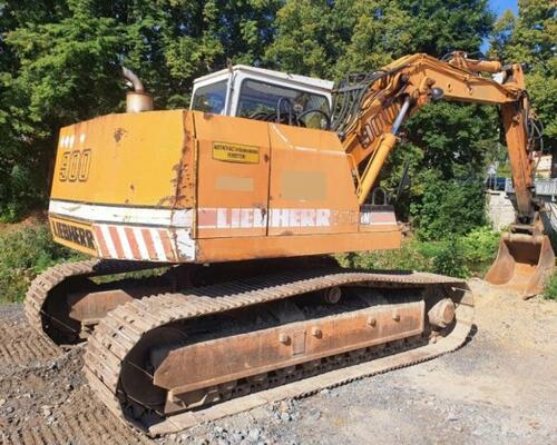 Liebherr R900 B