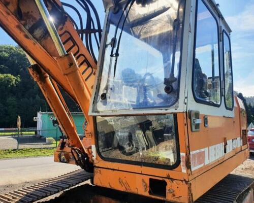 Liebherr R900 B