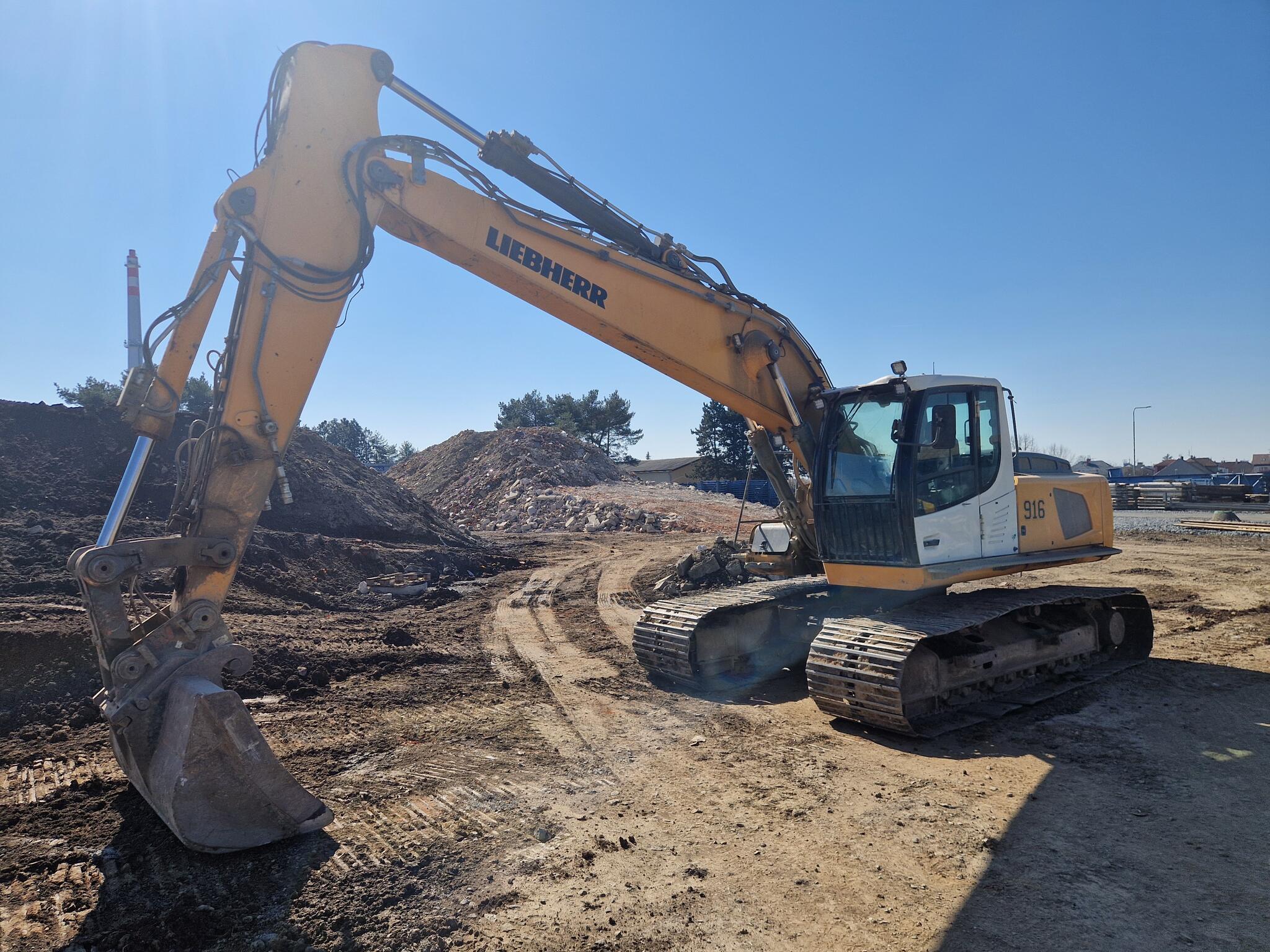 LIEBHERR R916 LC pásový bagr LIEBHERR 916