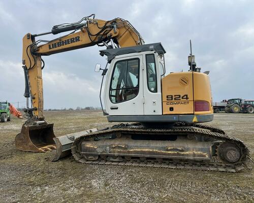LIEBHERR R 924 LITRONIC COMPACT+ 2 X PODKOPOVÁ LŽÍCE -8000 MTH