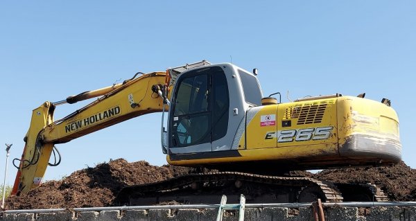 New Holland E265 Kobelco