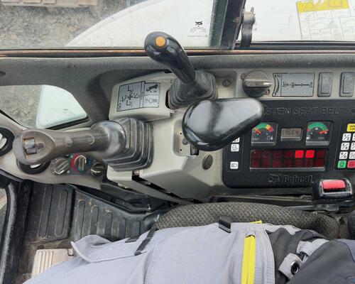 Pásové rypadlo / bagr / Bobcat E35, hmotnost 3.4t