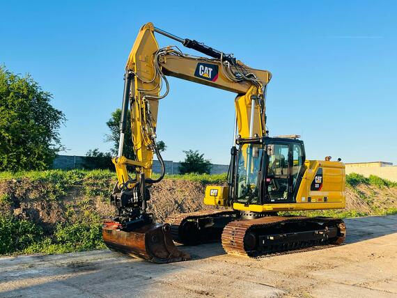 Pásové rypadlo Caterpillar 323 (Možnost leasingu)