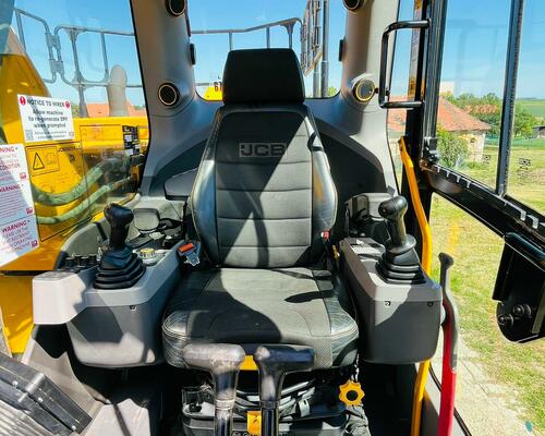 Pásové rypadlo JCB 220X (Možnost leasingu)
