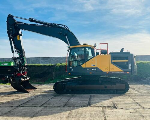 Pásové rypadlo Volvo EC250EL (Možnost leasingu)