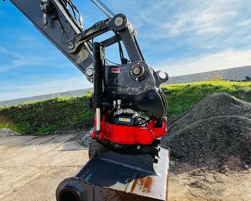 Pásové rypadlo Volvo EC250EL (Možnost leasingu)