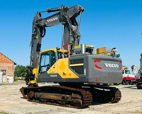 Pásové rypadlo Volvo EC300EL (Možnost leasingu)