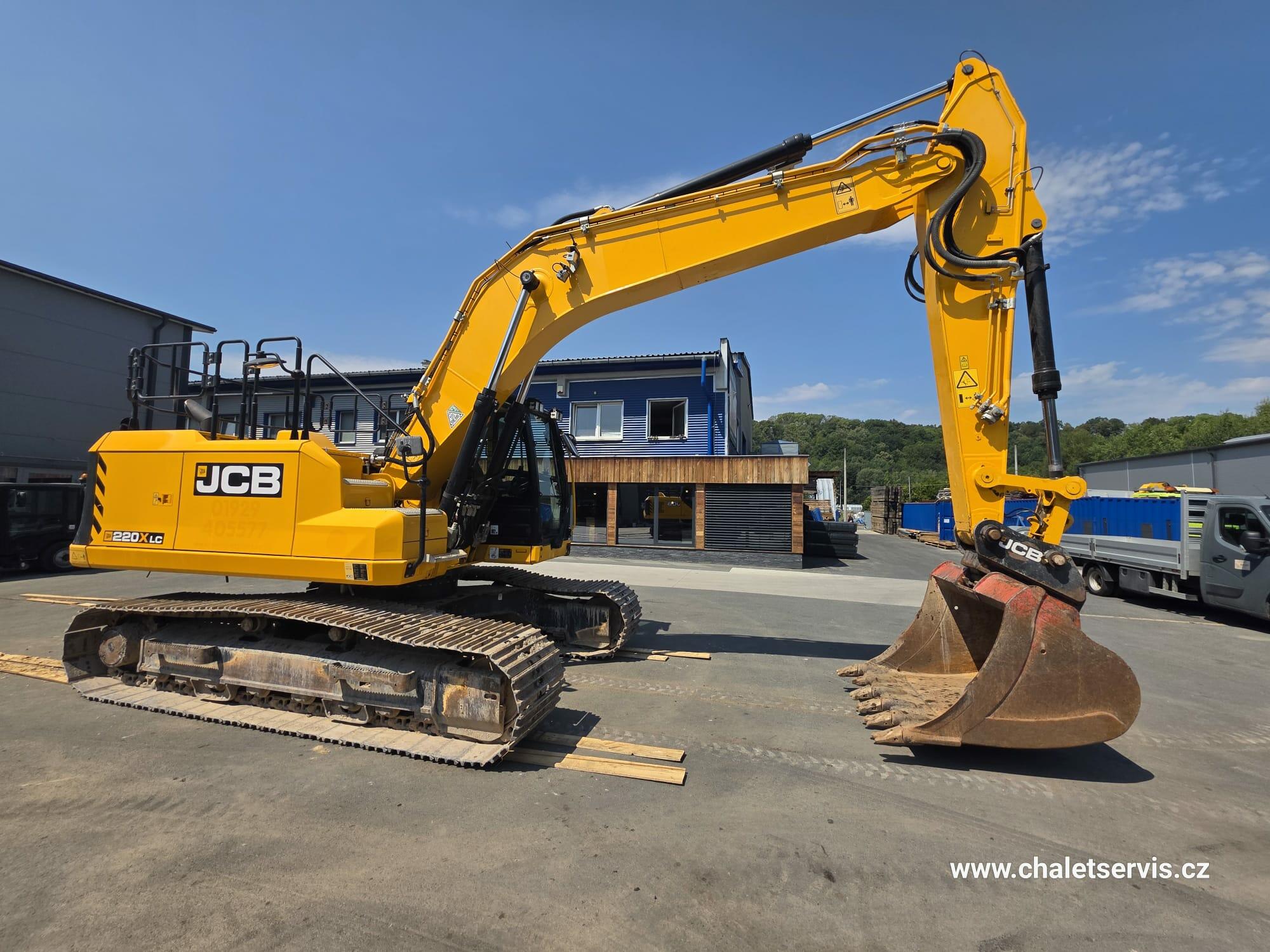 Pásový bagr JCB 220X L, r.v. 2022, 4457 mth, všechny vývody 