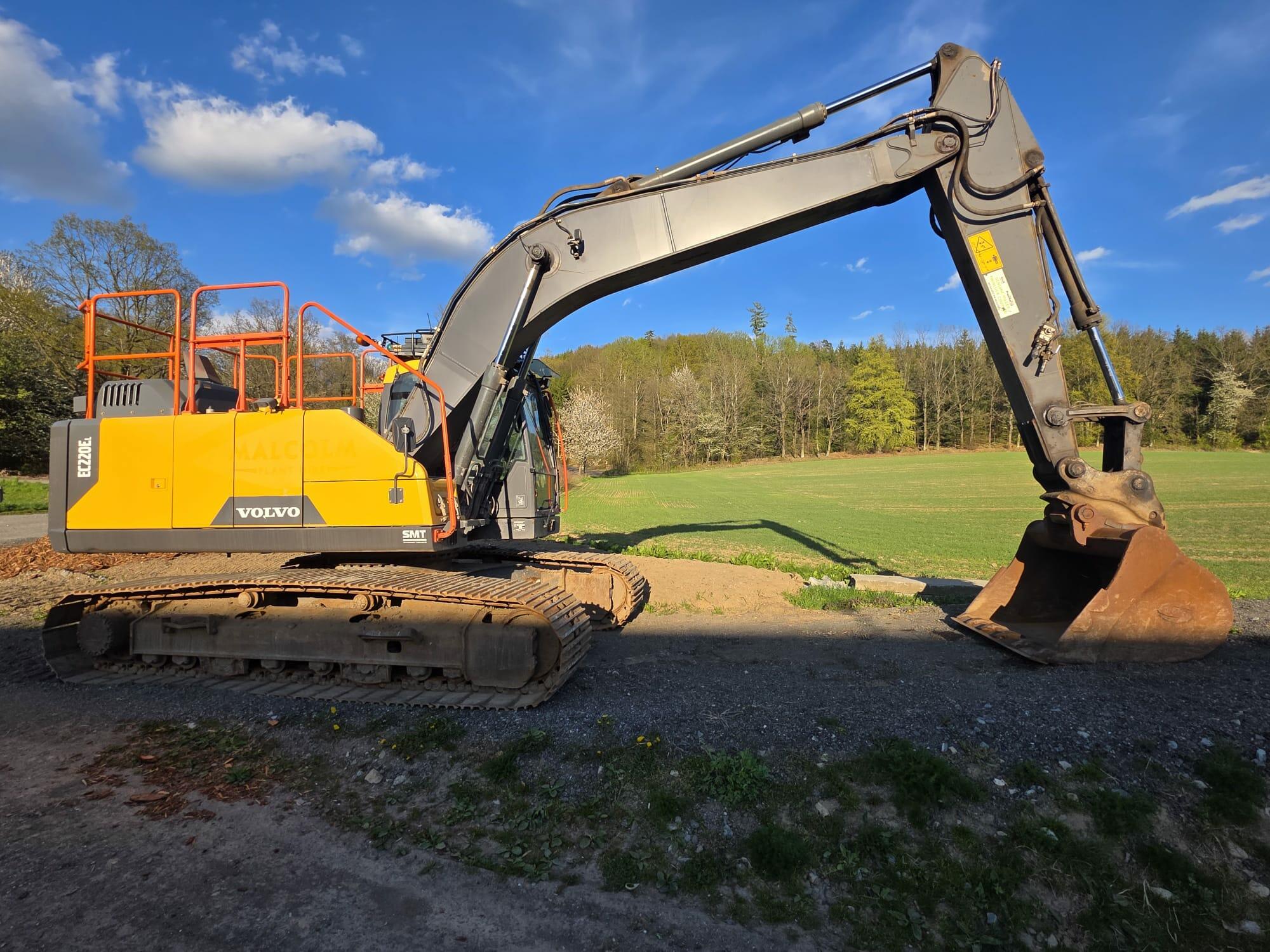 Pásový bagr VOLVO EC220, r.v. 2020, 8698 mth