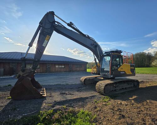 Pásový bagr VOLVO EC220, r.v. 2020, 8698 mth
