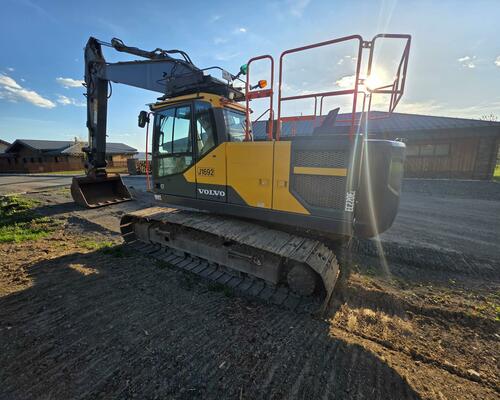 Pásový bagr VOLVO EC220, r.v. 2020, 8698 mth