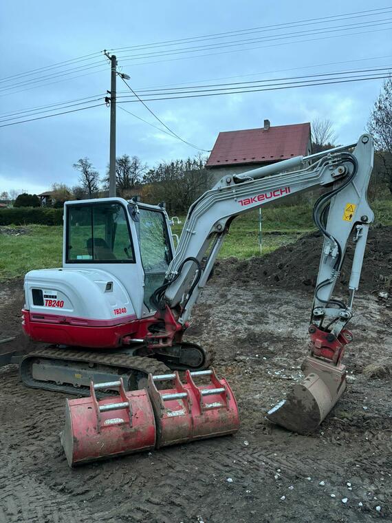 Takeuchi TB240
