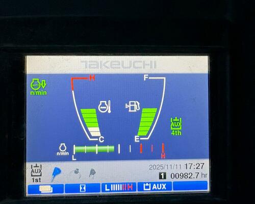 Takeuchi TB240 POWERTILT