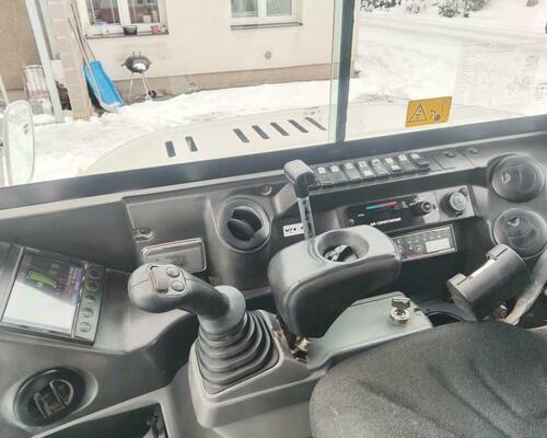 Takeuchi TB260 Powertilt, Centrální mazání