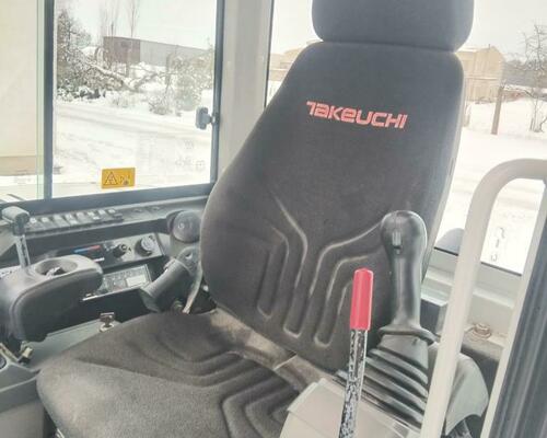 Takeuchi TB260 Powertilt, Centrální mazání