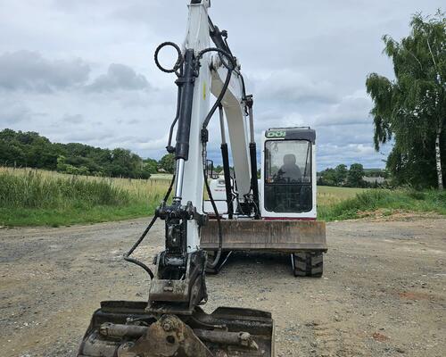 Takeuchi tb 075