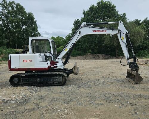 Takeuchi tb 075