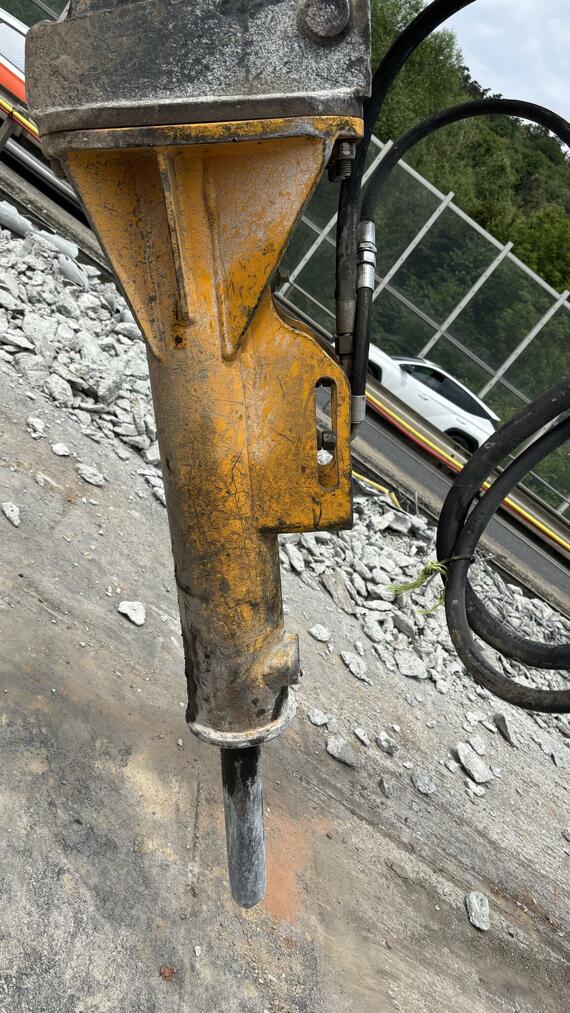 Arrowhead R55 - Hydraulické bourací kladivo