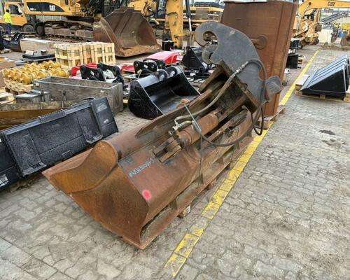 Caterpillar Lopata svahovací