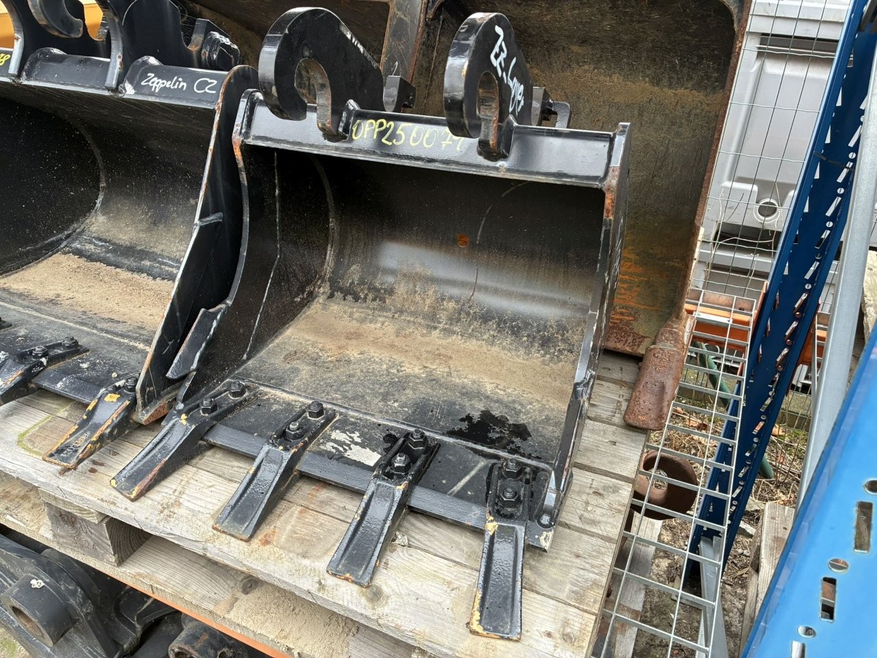 Caterpillar Podkopová lopata