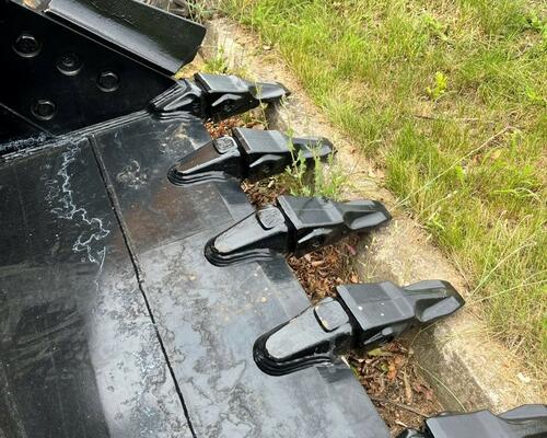 Caterpillar Podkopová lopata