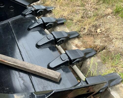 Caterpillar Podkopová lopata