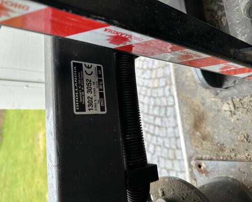 Hydraulická plošina pro autogen, 300 kg, včetně hydraulického agregátu.