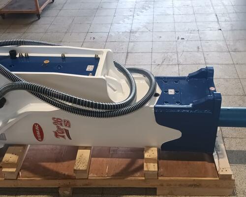 Komac TOR 26S hydraulické kladivo Komac TOR 26S hydraulické kladivo