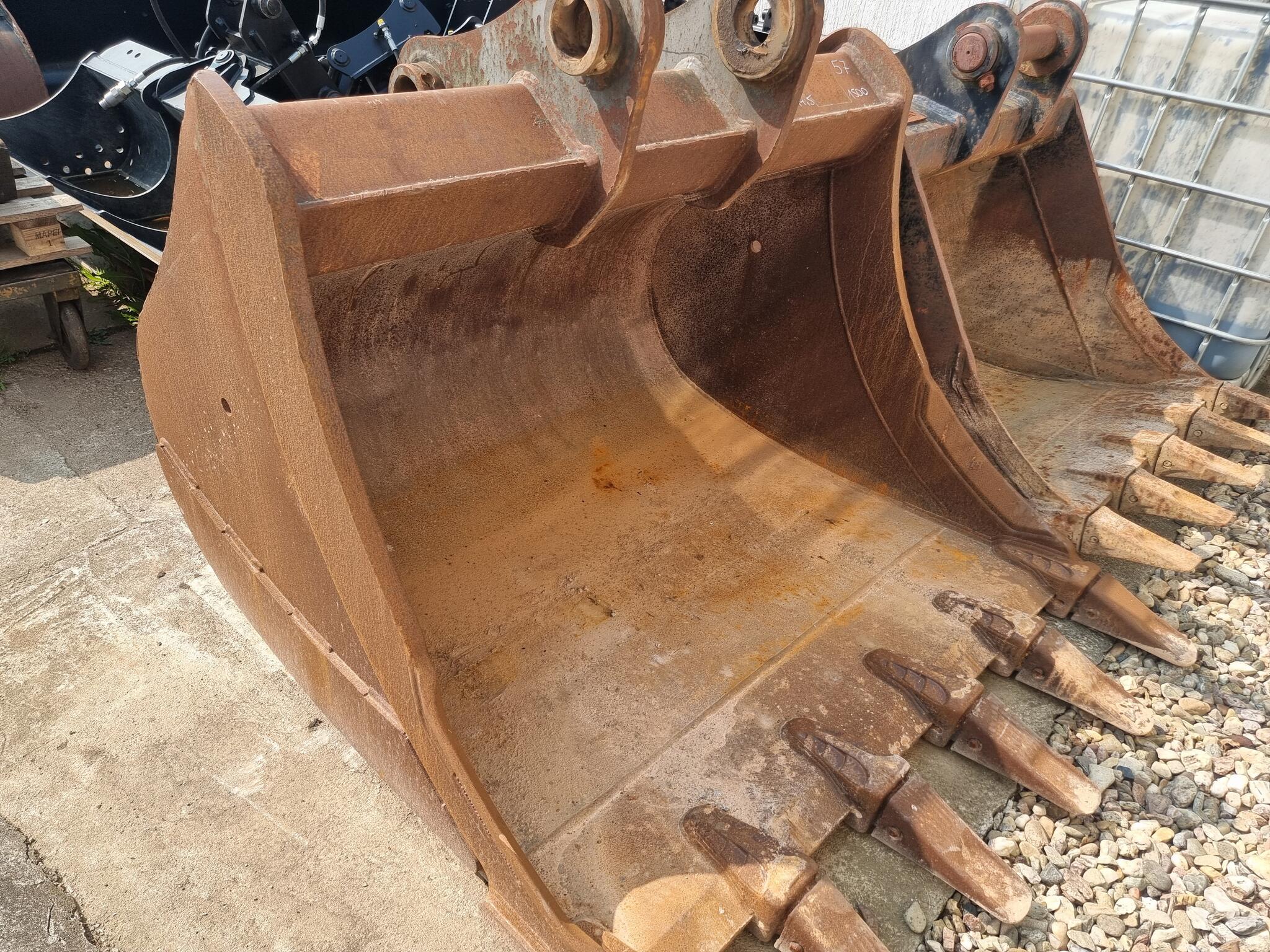 Lžíce 1500mm na 18-22t (JCB atd.)