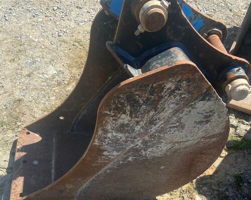 Lžíce JCB šířka 40 cm bez zubů použitá originální