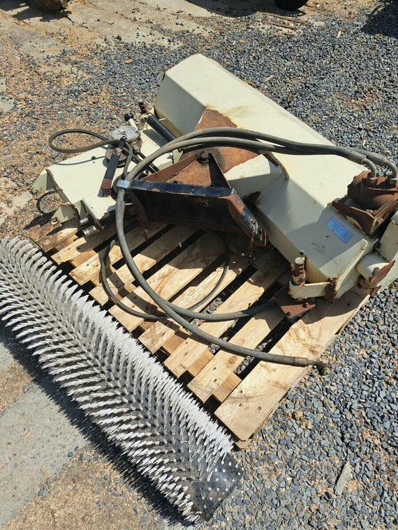 Malotraktor Zametaci kartáč koště