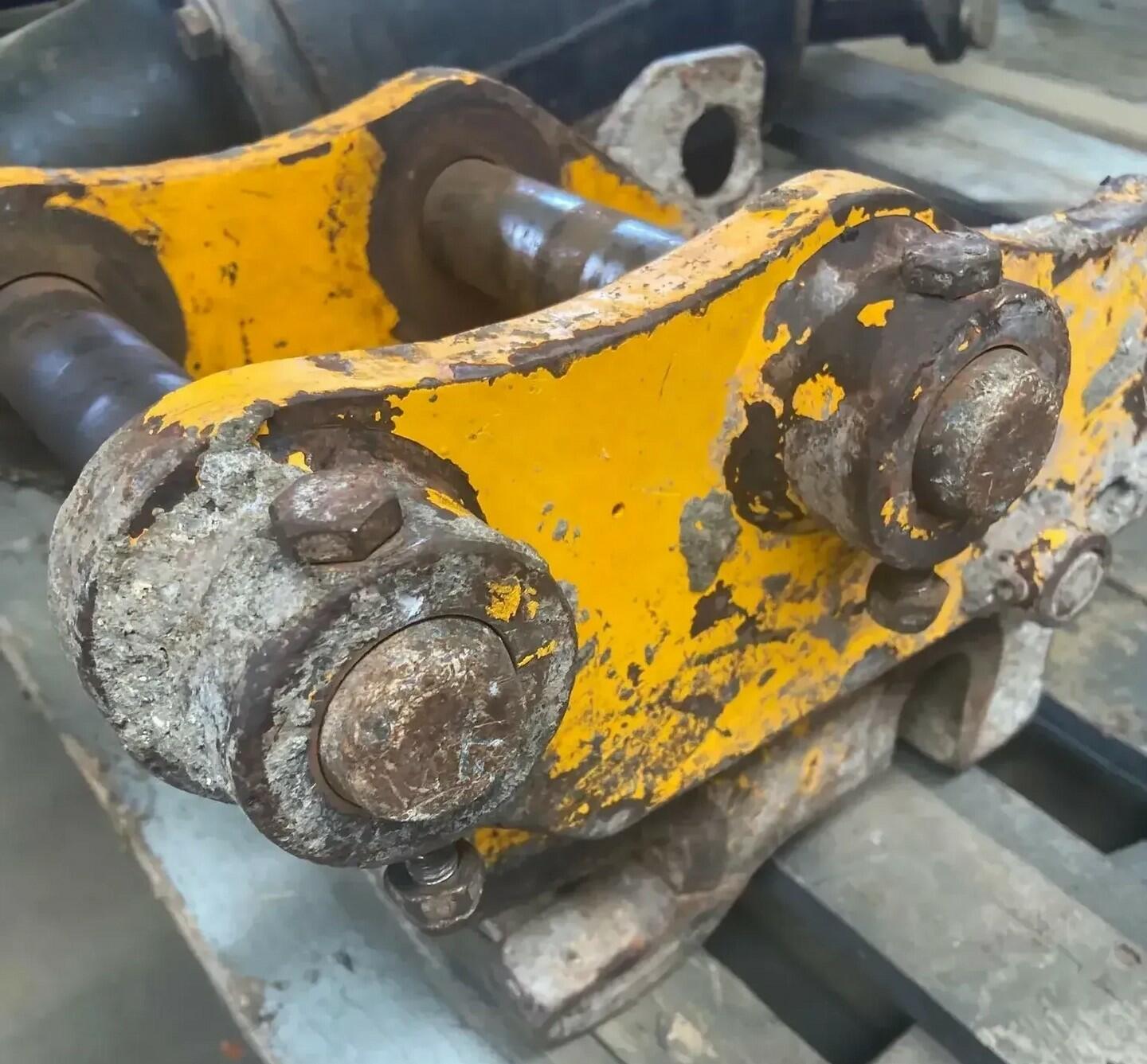 Použitý originální rychlospojka Jcb pro 803