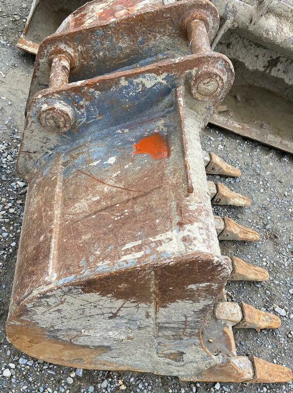 Pro JCB - Strickland 105 cm