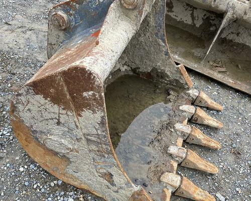 Pro JCB - Strickland 105 cm