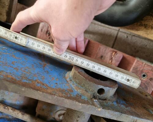 Prodám sadu pro JCB - rychloupínák + 4 lžíce 