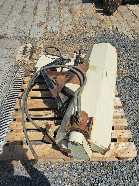 Smeták na malotraktor.