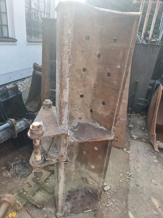 Svahovka 1500mm i jiné lžíce - upínání JCB 3CX, 4CX, 86C a pod.