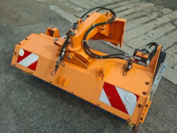 Zametací kartáč do přední hydrauliky 