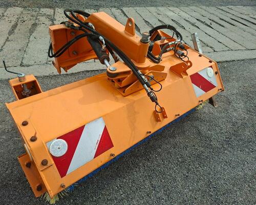 Zametací kartáč do přední hydrauliky 