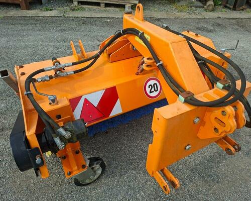 Zametací kartáč do přední hydrauliky 