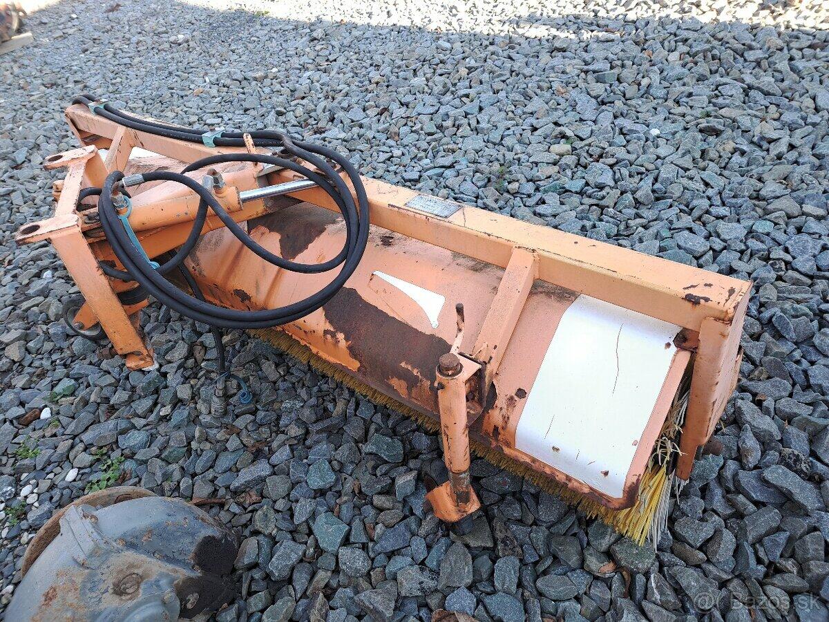 Zametací koště kartáč čelní natáčecí pro multicar