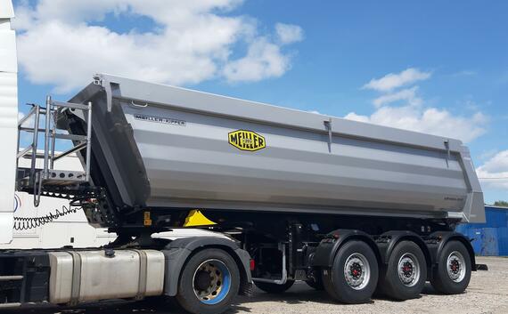 MEILLER 26 m3 / NOVÝ - IHNED K ODBĚRU / 2x ZVEDACÍ NÁPRAVA / 6.240 kg /plachta / brzda finišeru / WABCO SmartBoard